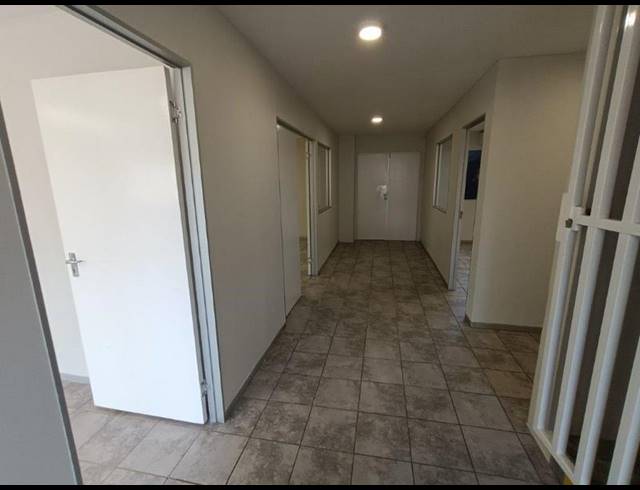 INDUSTRIAL PROPERTY TO RENT IN LASER PARK